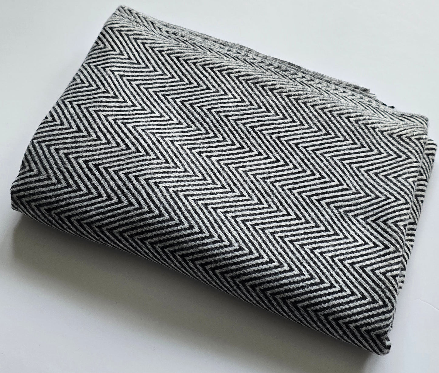2-Ply Cashmere Zig Zag Stole